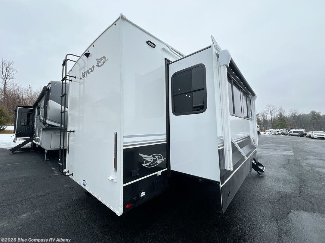 New 2026 Jayco Eagle 335LSTS available in Latham, New York