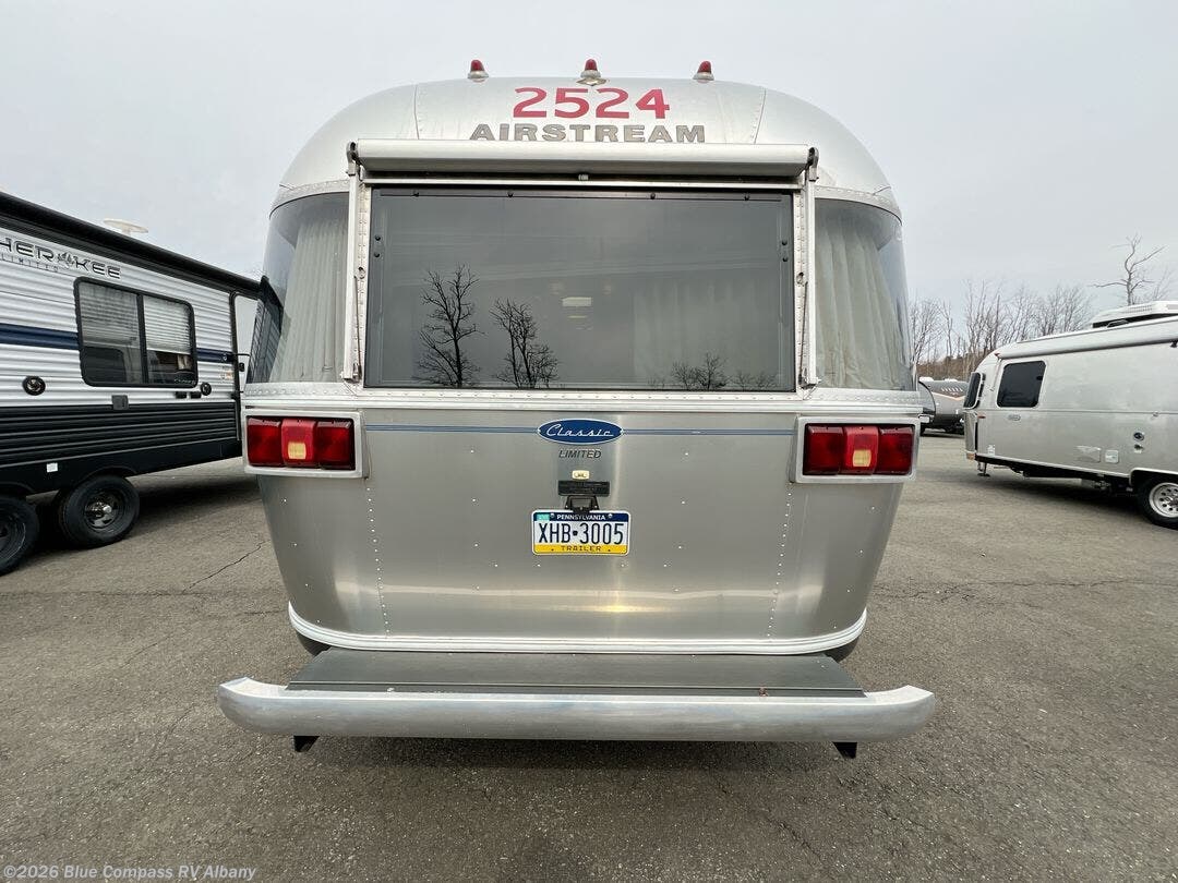 2014 Classic 27FBQ by Airstream from Blue Compass RV Albany in Latham, New York
