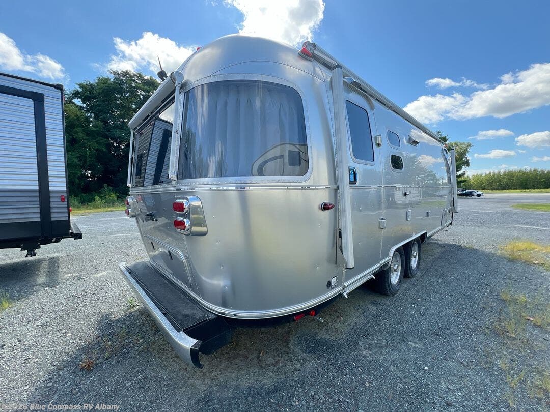 New 2025 Airstream Globetrotter 25FB Queen available in Latham, New York