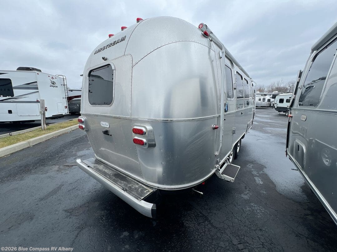 New 2026 Airstream Flying Cloud 23FB Twin available in Latham, New York