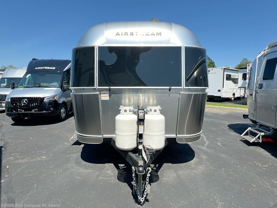 New 2026 Airstream Flying Cloud 28RB available in Latham, New York