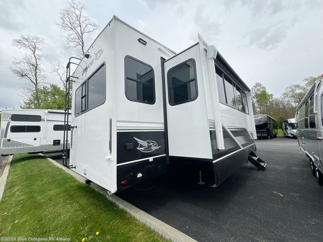 New 2026 Jayco Eagle 321RSTS available in Latham, New York