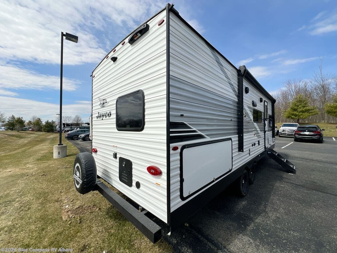 New 2026 Jayco Jay Flight SLX 261BHS available in Latham, New York