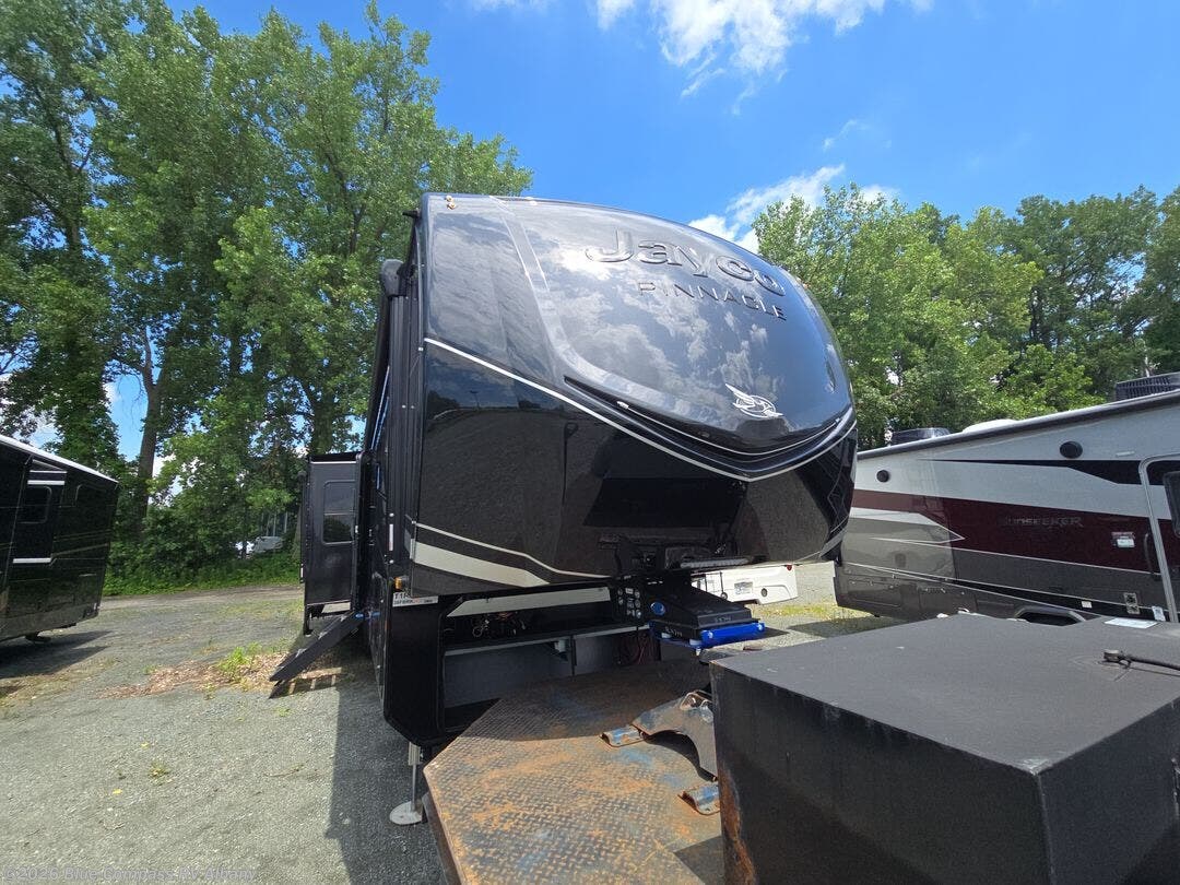 New 2026 Jayco Pinnacle 38FBRK available in Latham, New York