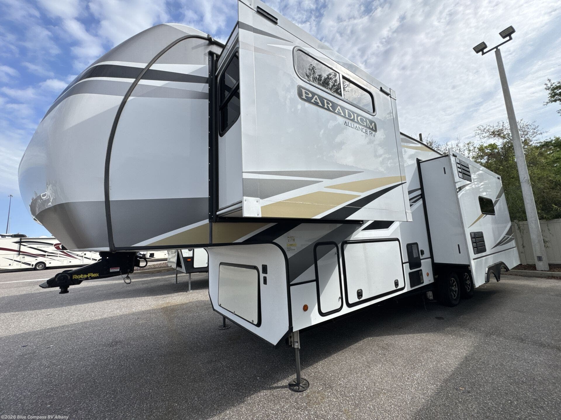 2021 Paradigm 310RL by Alliance RV from Blue Compass RV Albany in Latham, New York