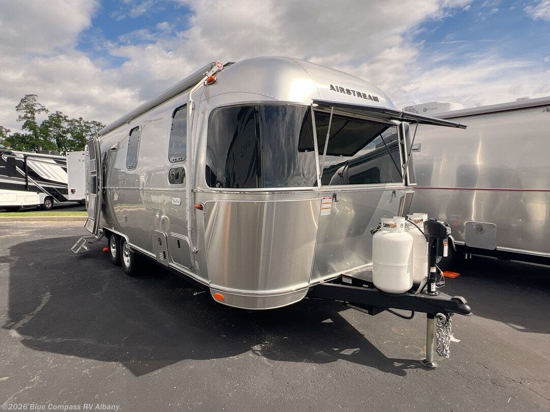 2026 Flying Cloud 25FB by Airstream from Blue Compass RV Albany in Latham, New York
