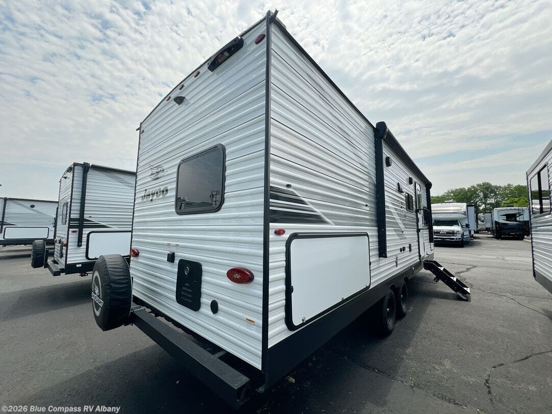 New 2026 Jayco Jay Flight SLX 261BHS available in Latham, New York