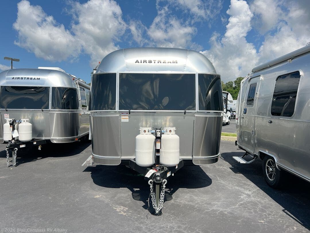 New 2026 Airstream Globetrotter 30RB Twin available in Latham, New York