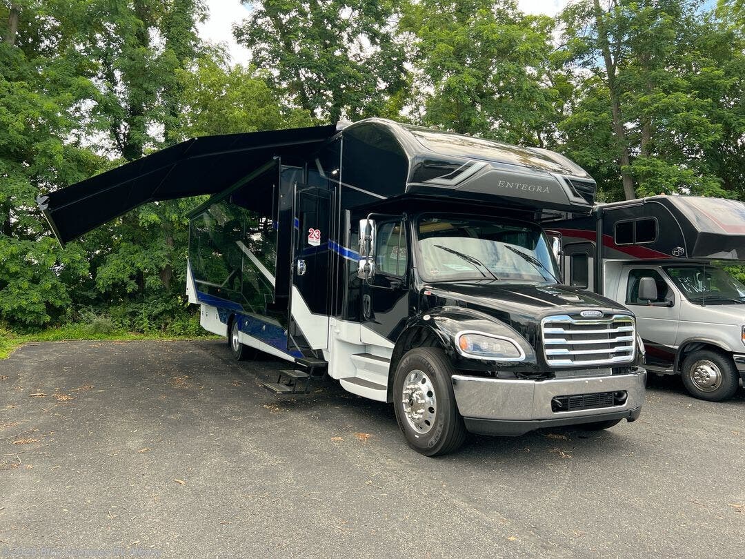 2027 Accolade XL 37M by Entegra Coach from Blue Compass RV Albany in Latham, New York