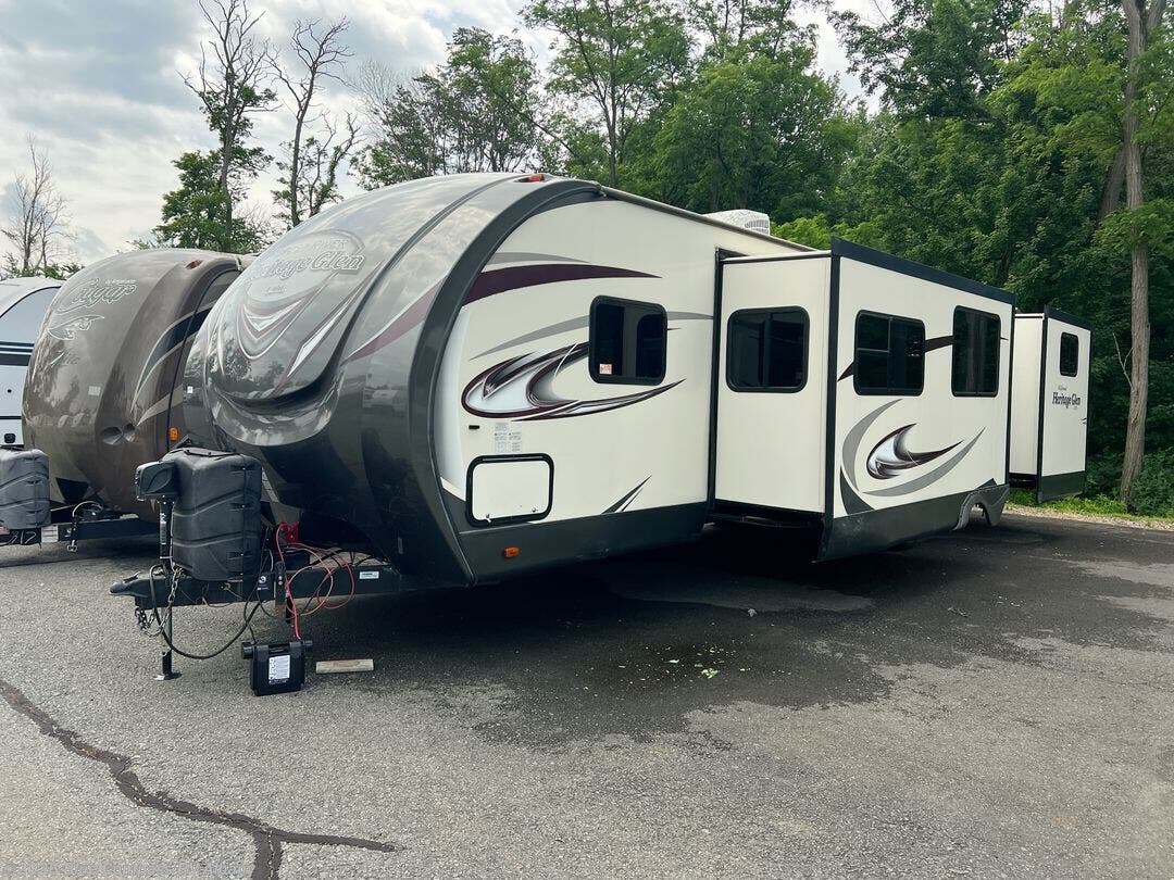 Used 2018 Forest River Wildwood Heritage Glen LTZ 312QBUD available in Latham, New York