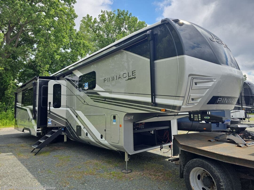 2027 Pinnacle 38FBRK by Jayco from Blue Compass RV Albany in Latham, New York