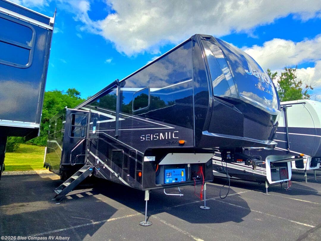 2027 Seismic 395 by Jayco from Blue Compass RV Albany in Latham, New York