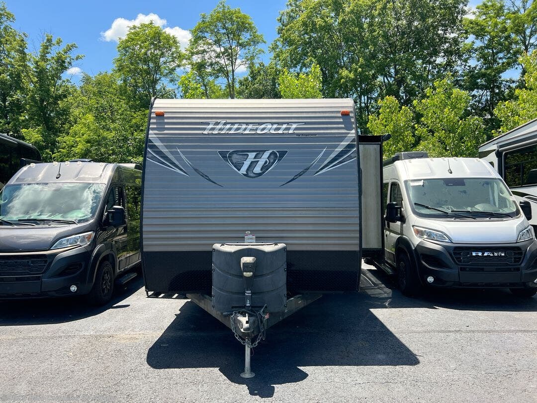 Used 2016 Keystone Hideout 27DBS available in Latham, New York