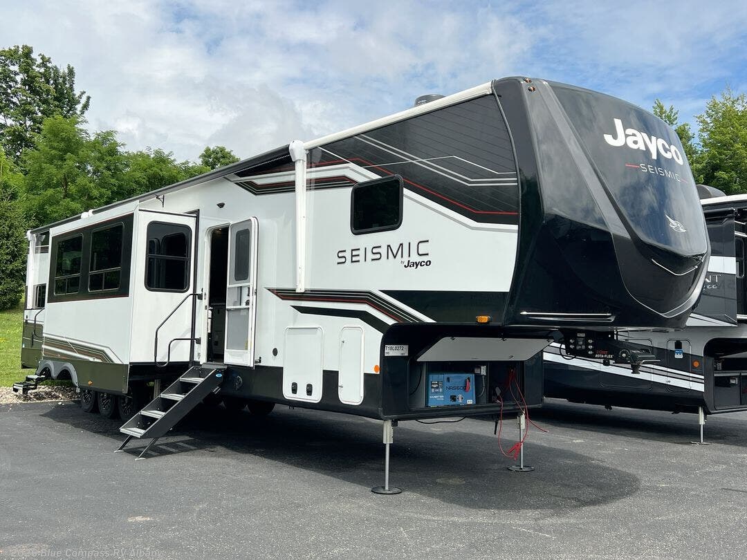 2026 Seismic 395 by Jayco from Blue Compass RV Albany in Latham, New York
