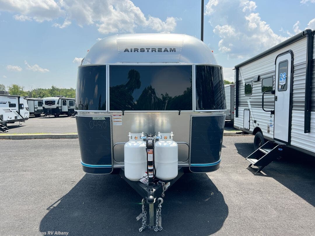 New 2027 Airstream Flying Cloud 23FB Twin available in Latham, New York