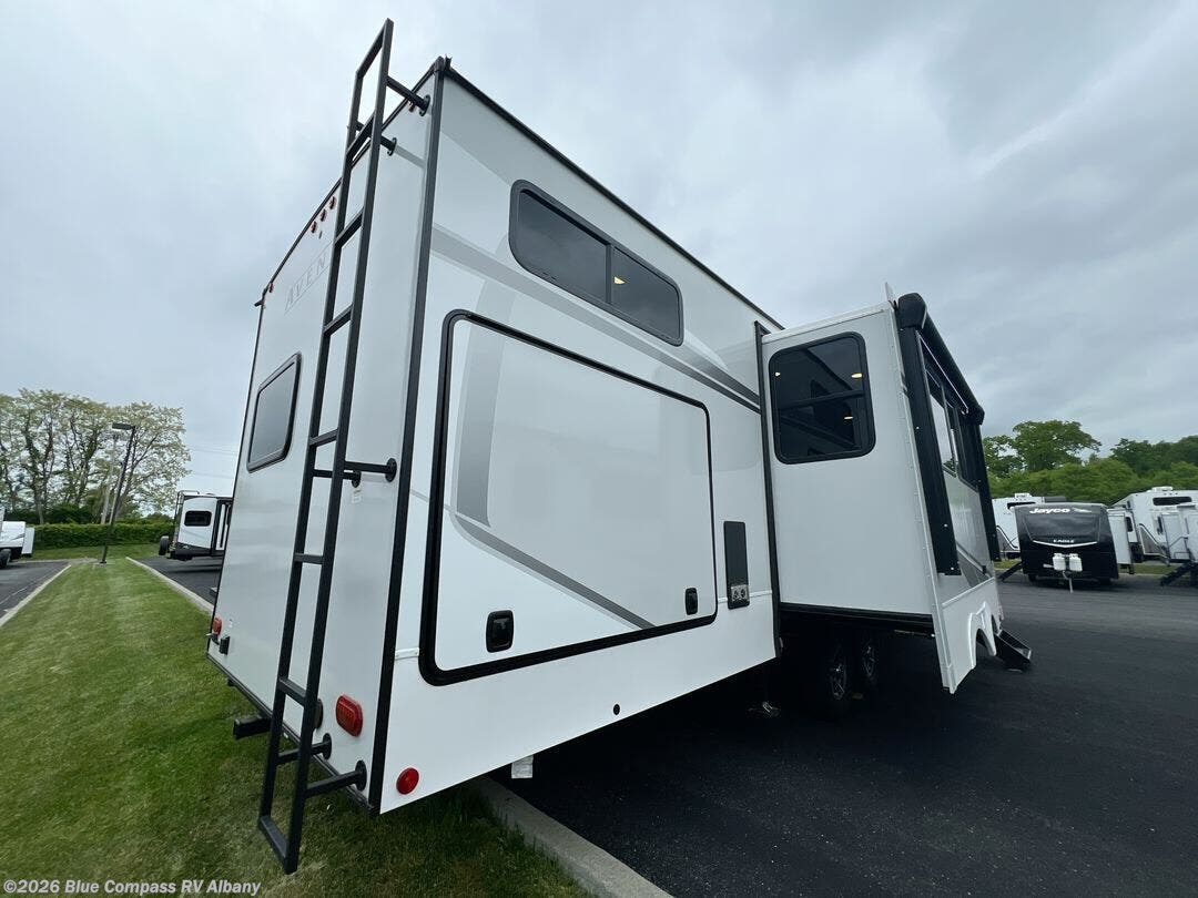 2025 Avenue 333BH by Alliance RV from Blue Compass RV Albany in Latham, New York