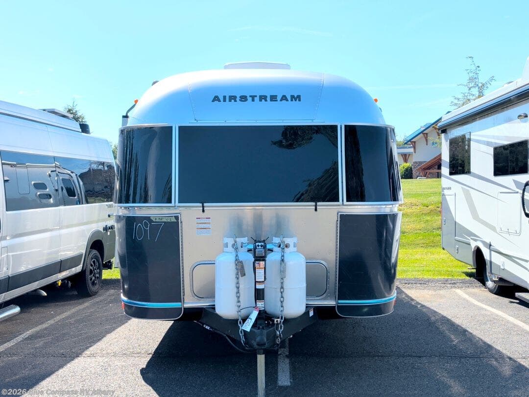 New 2027 Airstream International 27FB available in Latham, New York