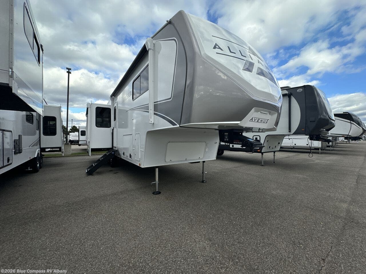 New 2026 Alliance RV Avenue 32RLS available in Latham, New York