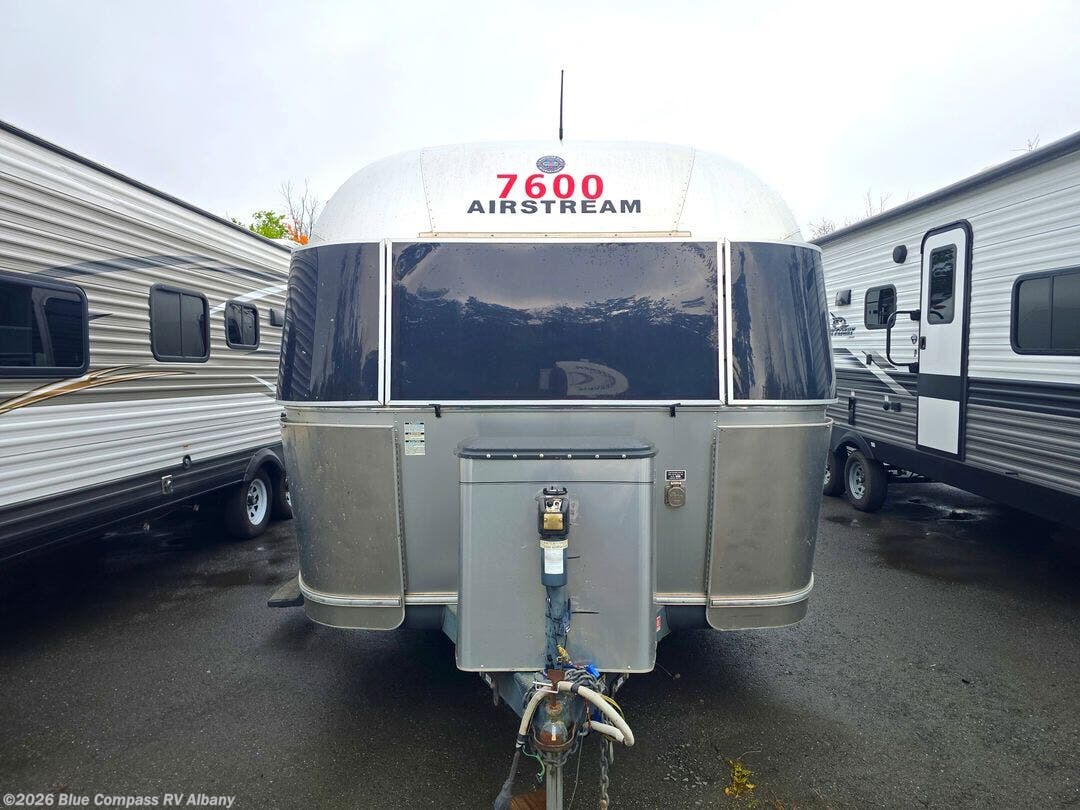 Used 2012 Airstream Flying Cloud 27FB available in Latham, New York