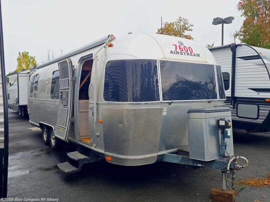 2012 Flying Cloud 27FB by Airstream from Blue Compass RV Albany in Latham, New York