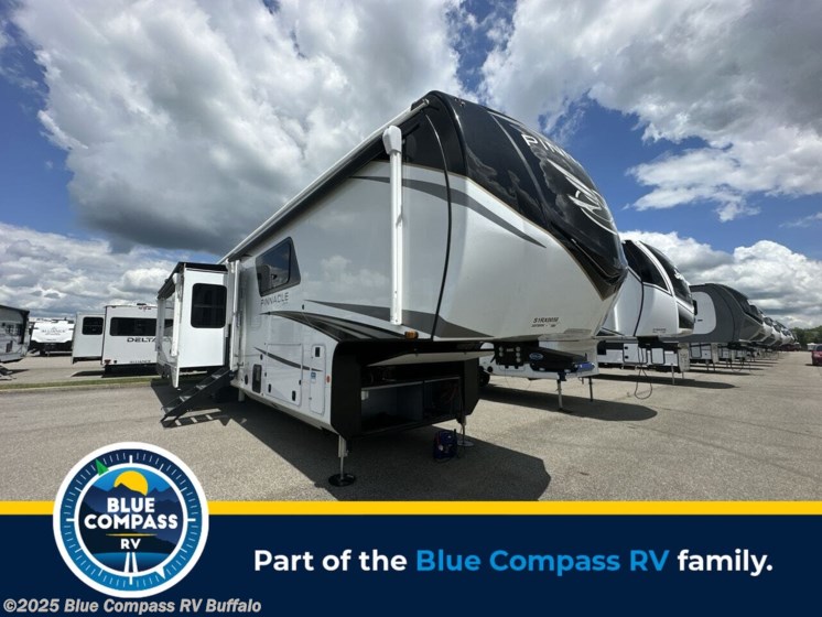 2025 Jayco Pinnacle 38FBRK RV for Sale in West Seneca, NY 14224