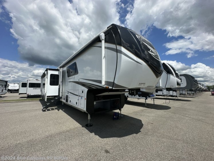 New 2025 Jayco Pinnacle 38FBRK available in West Seneca, New York