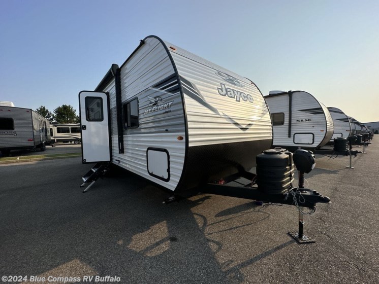 New 2025 Jayco Jay Flight SLX 260BH available in West Seneca, New York