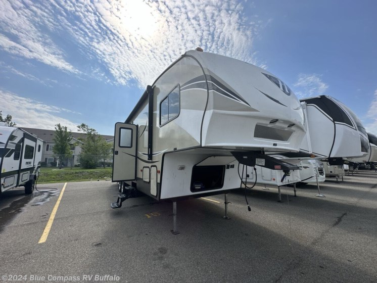 Used 2017 Keystone Hideout 308bh available in West Seneca, New York