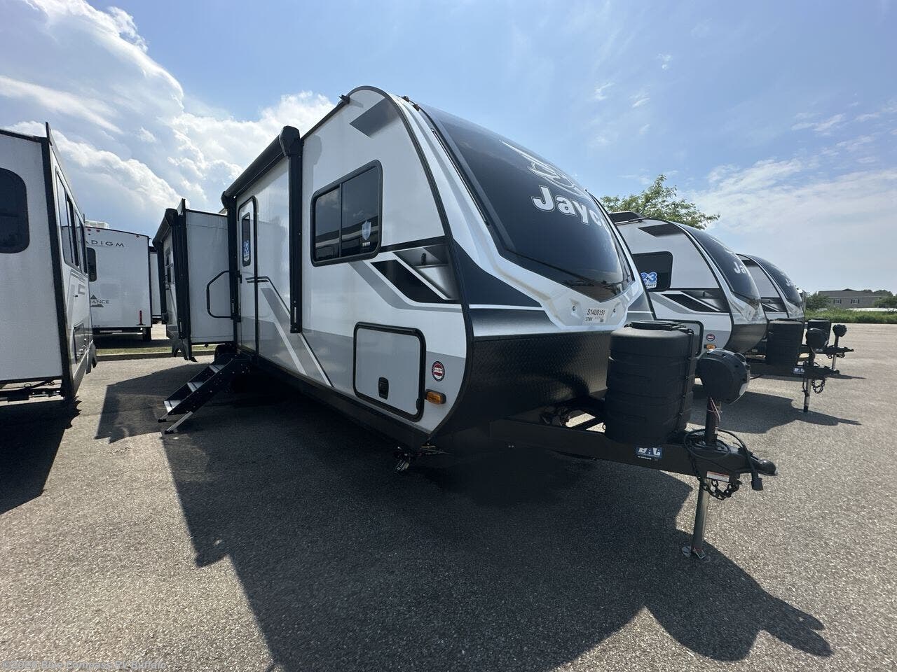 2025 Jay Feather 27MK by Jayco from Blue Compass RV Buffalo in West Seneca, New York