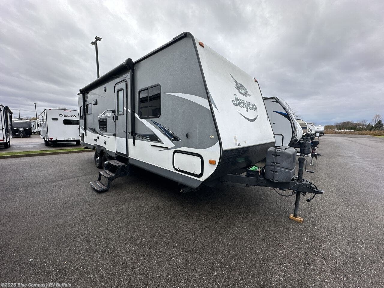 2016 Jay Feather 23RLSW by Jayco from Blue Compass RV Buffalo in West Seneca, New York