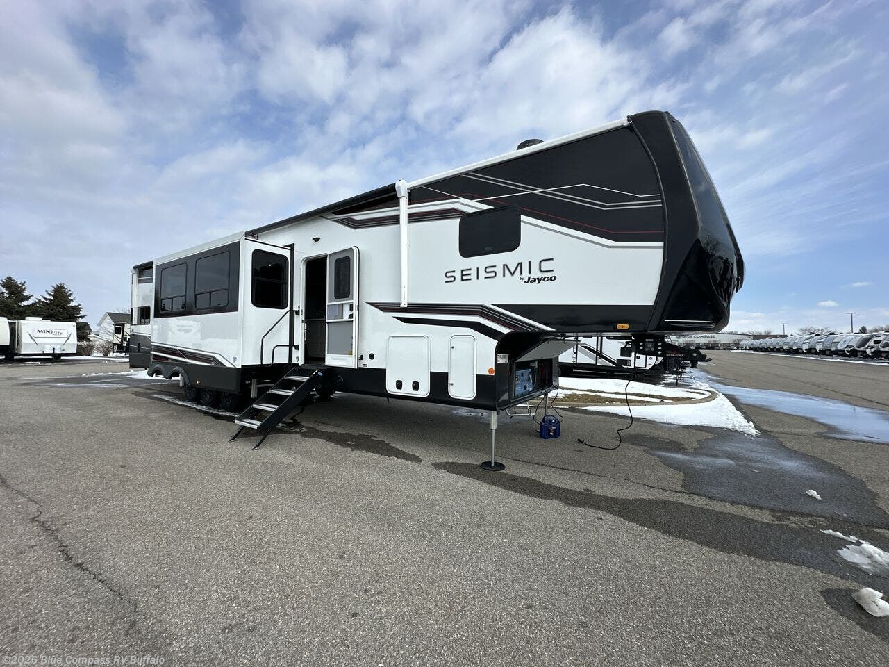 2026 Seismic 395 by Jayco from Blue Compass RV Buffalo in West Seneca, New York