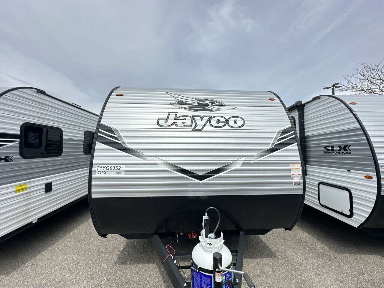 New 2026 Jayco Jay Flight SLX 175FQ available in West Seneca, New York