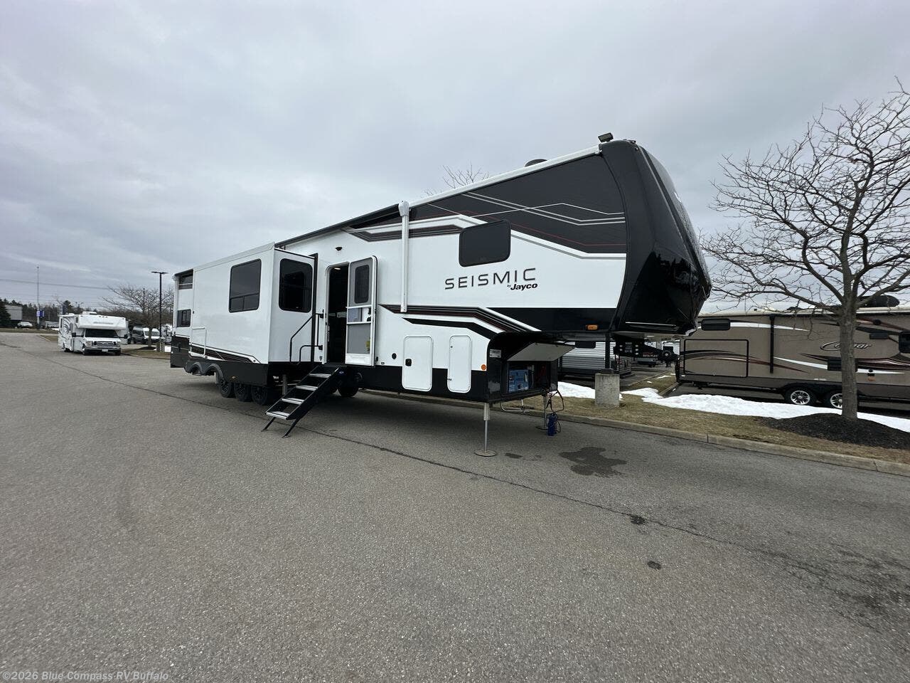 2026 Seismic 399 by Jayco from Blue Compass RV Buffalo in West Seneca, New York