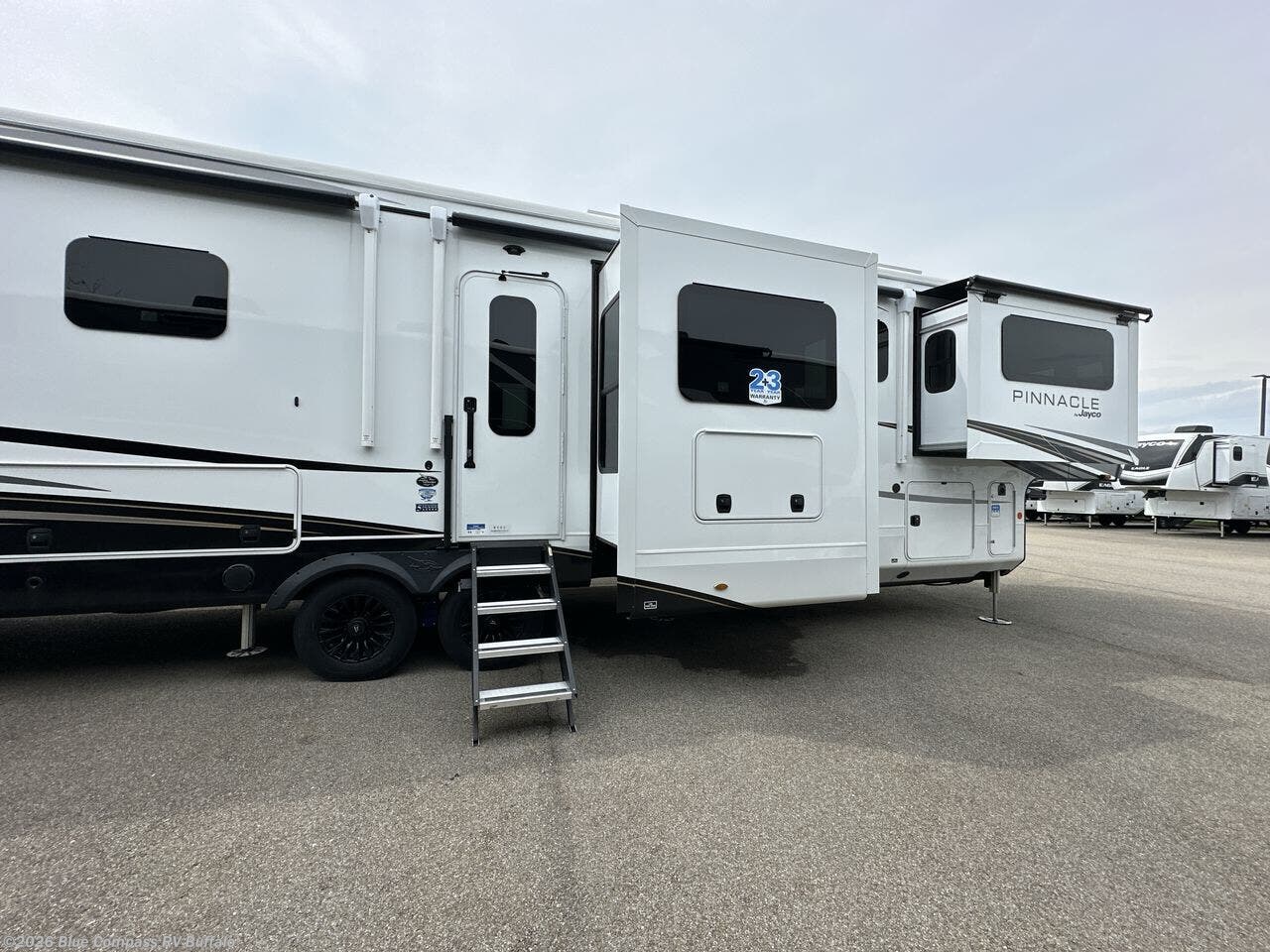 2026 Pinnacle 39FLOK by Jayco from Blue Compass RV Buffalo in West Seneca, New York