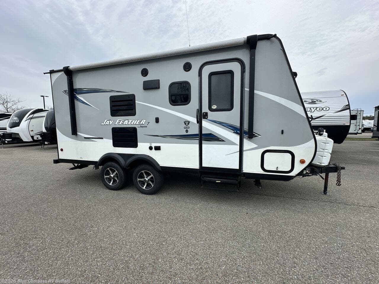 2017 Jay Feather 7 17XFD by Jayco from Blue Compass RV Buffalo in West Seneca, New York