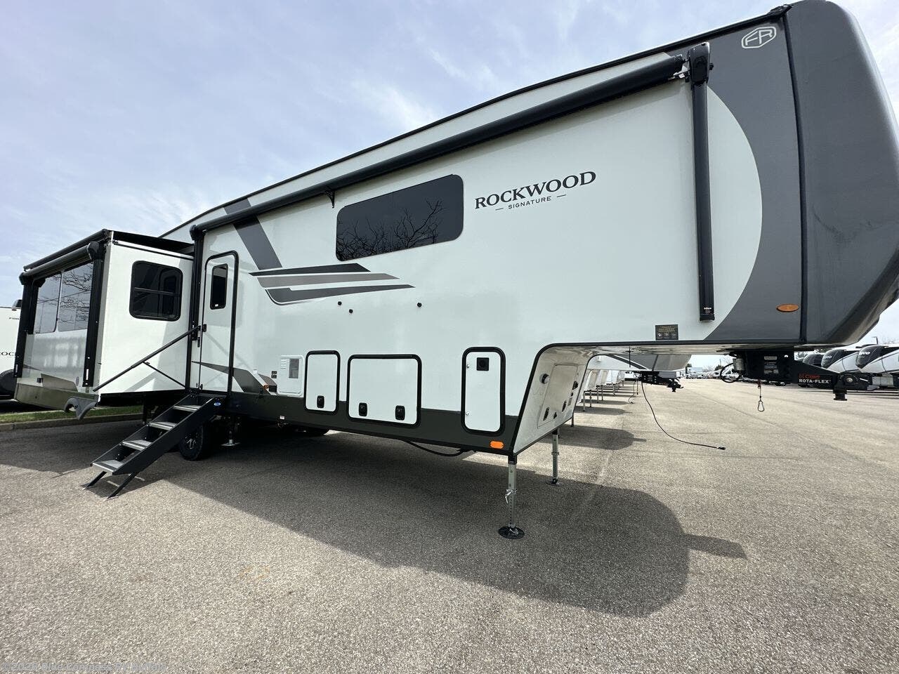 2026 Rockwood Signature 401SFB by Forest River from Blue Compass RV Buffalo in West Seneca, New York
