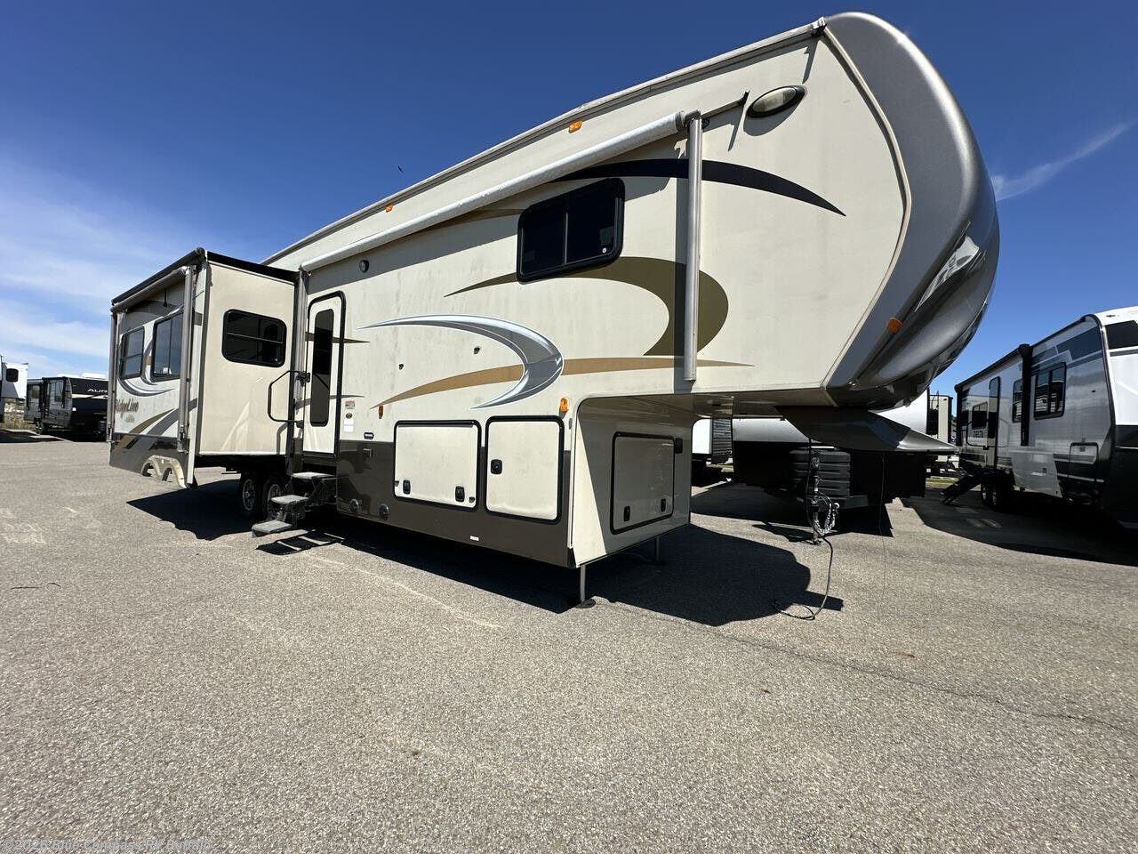 2013 Canyon Trail 33 FSBI by Gulf Stream from Blue Compass RV Buffalo in West Seneca, New York