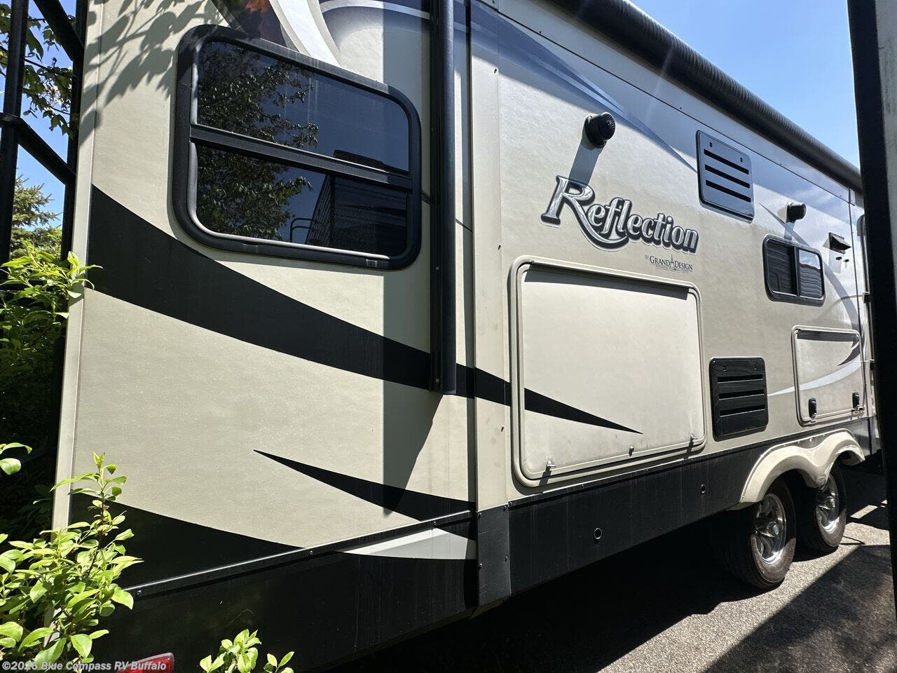 Used 2017 Grand Design Reflection 297RSTS available in West Seneca, New York