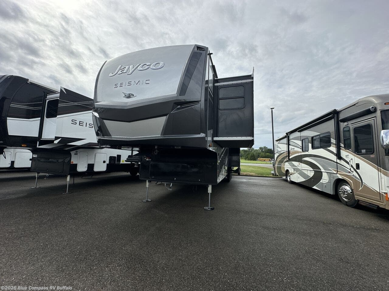 New 2027 Jayco Seismic 395 available in West Seneca, New York