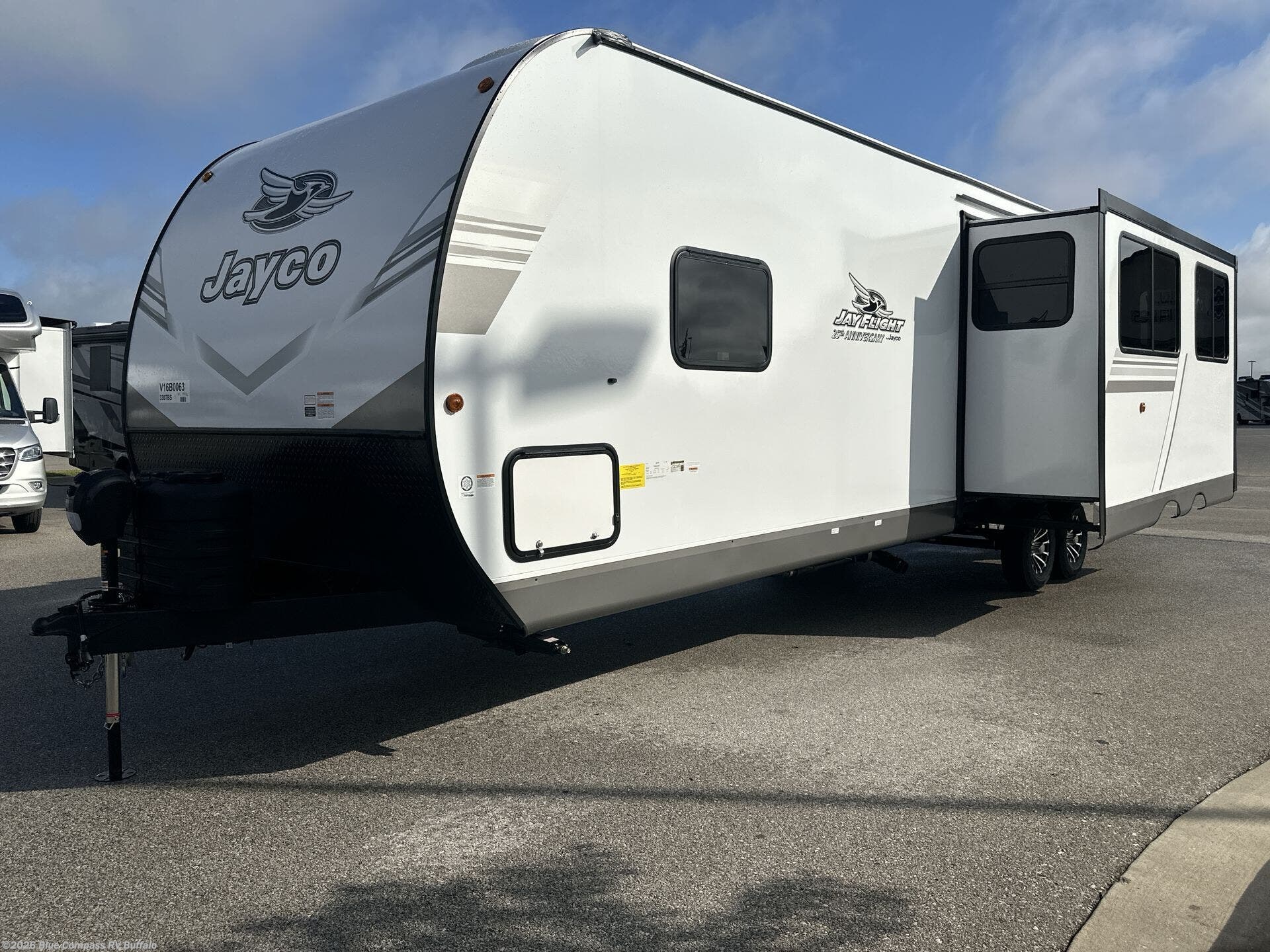 New 2027 Jayco Jay Flight 330TBS available in West Seneca, New York