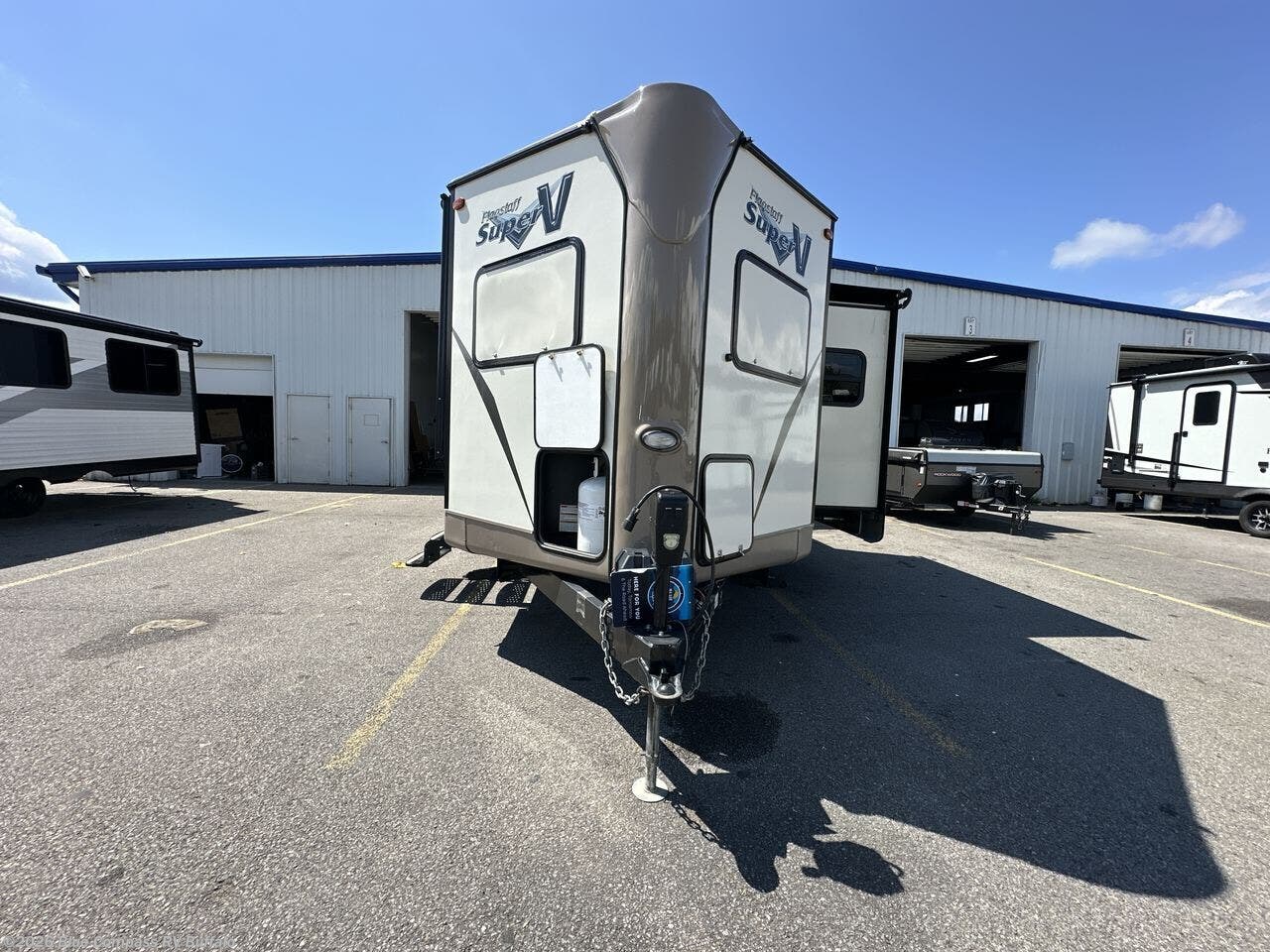Used 2016 Forest River Flagstaff Super Lite 28VRBS available in West Seneca, New York