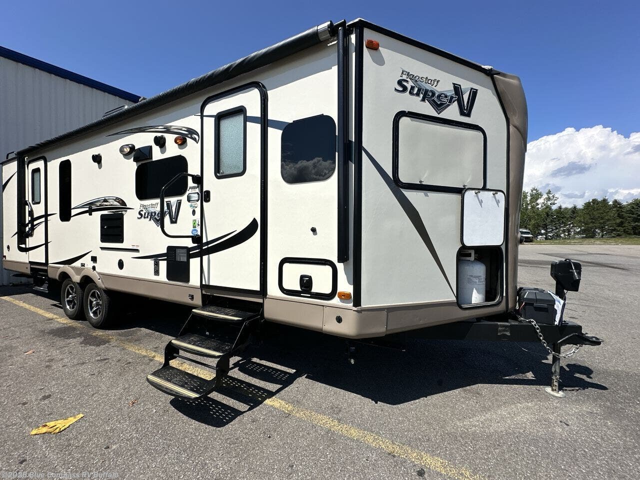 2016 Flagstaff Super Lite 28VRBS by Forest River from Blue Compass RV Buffalo in West Seneca, New York