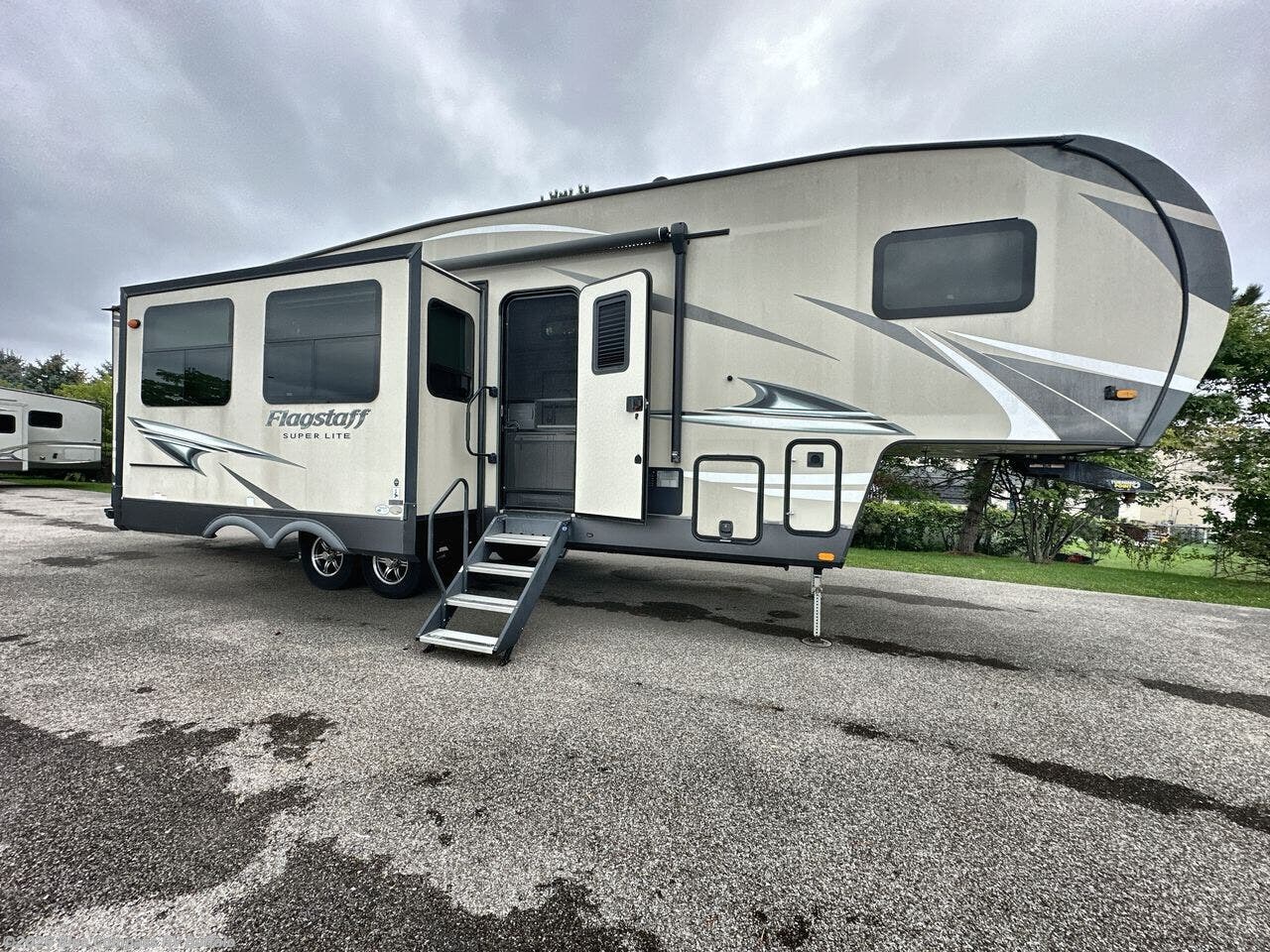 2021 Flagstaff Super Lite 529RBS by Forest River from Blue Compass RV Buffalo in West Seneca, New York