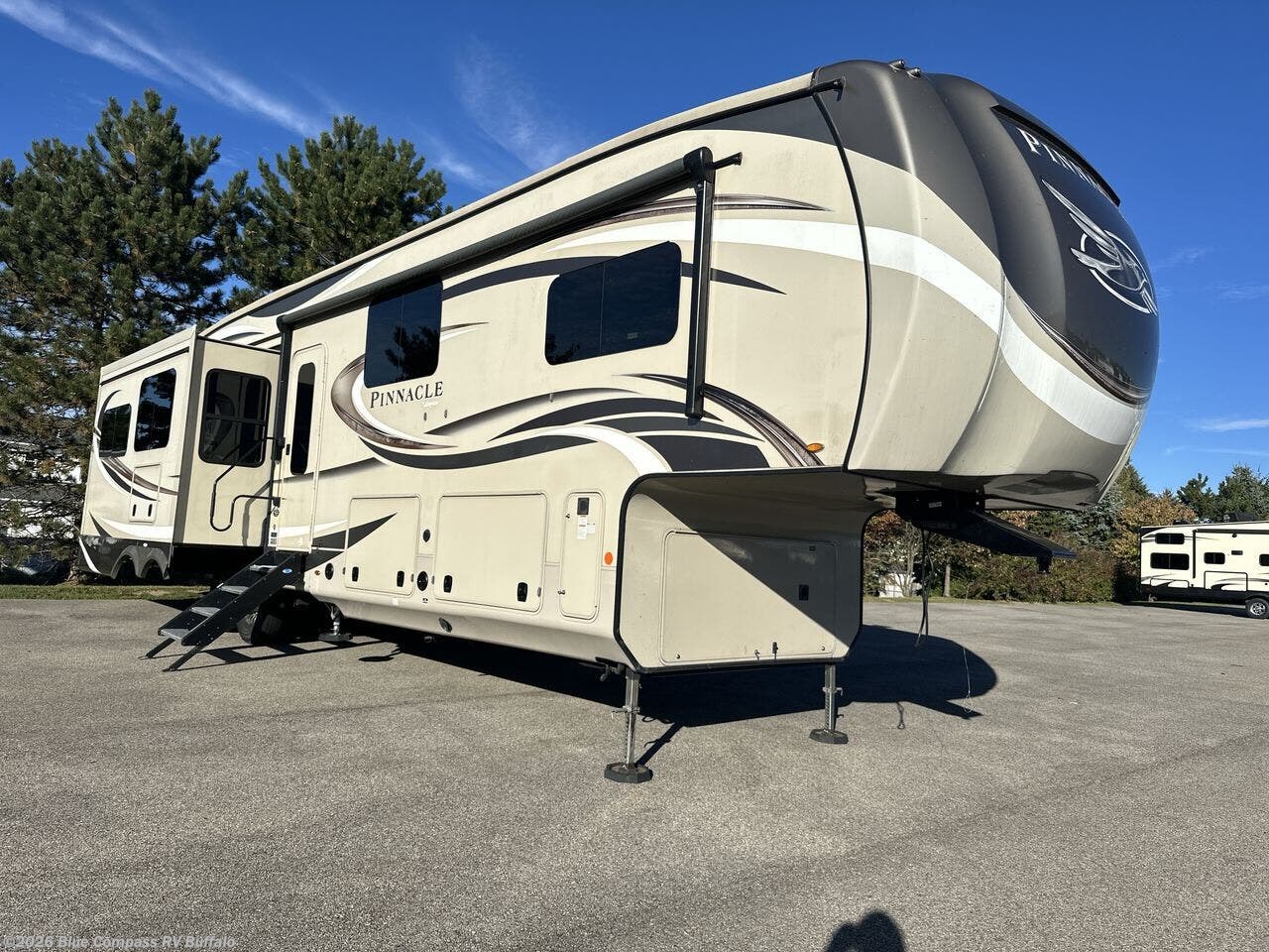 2020 Pinnacle 37MDQS by Jayco from Blue Compass RV Buffalo in West Seneca, New York