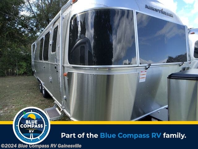 New 2024 Airstream Flying Cloud 28RB Twin available in Alachua, Florida