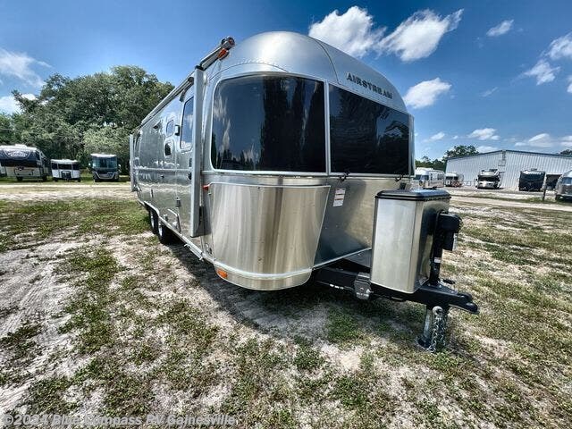 Used 2023 Airstream International 25RB Twin available in Alachua, Florida