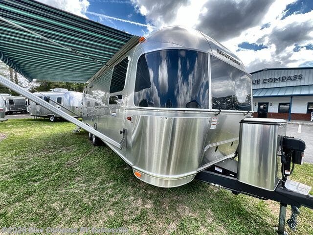 2025 Airstream International 27FB Queen - New Travel Trailer For Sale by Blue Compass RV Gainesville in Alachua, Florida