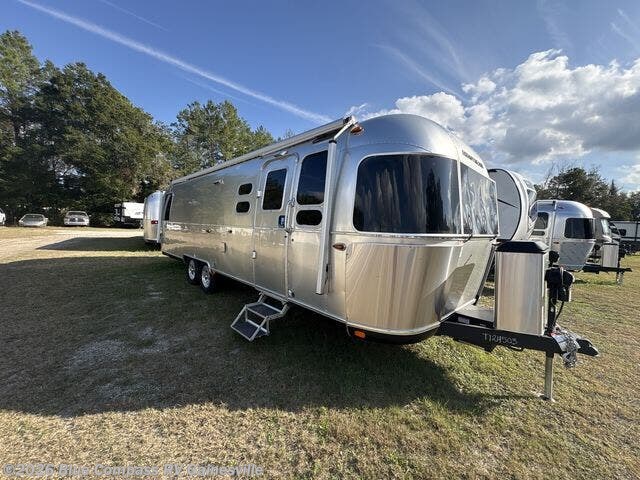 2025 Classic 30RB by Airstream from Blue Compass RV Gainesville in Alachua, Florida