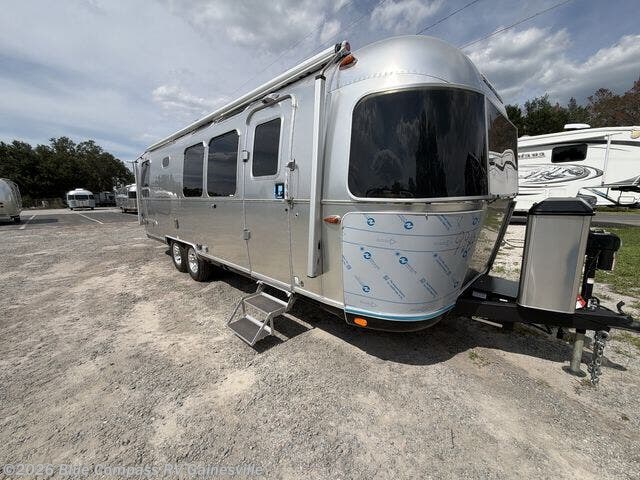 2026 Classic 28RB Twin by Airstream from Blue Compass RV Gainesville in Alachua, Florida