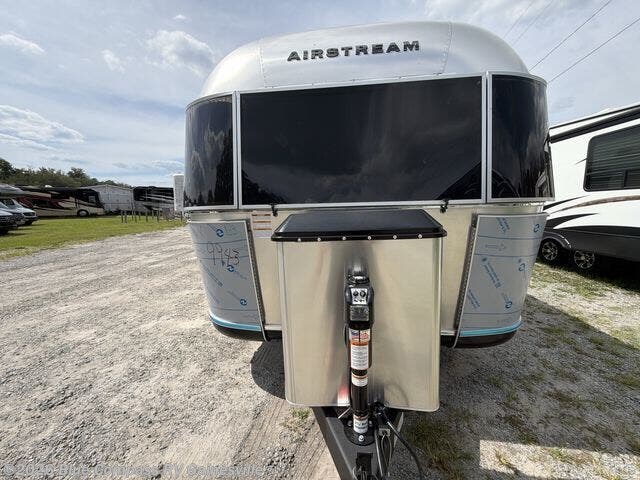 New 2026 Airstream Classic 28RB Twin available in Alachua, Florida